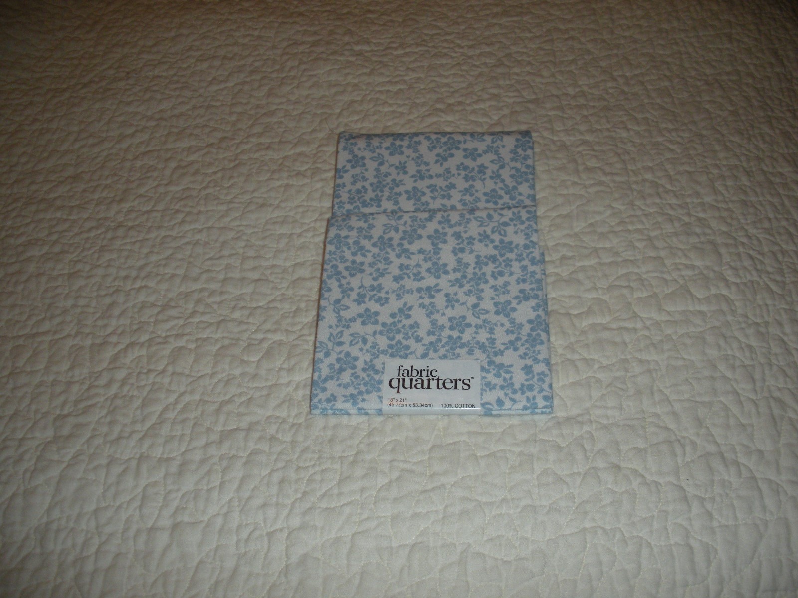 2 NEW FAT QUARTER PIECES 18