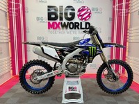 Yamaha YZF 450 2024 - 53hrs - Brand New Plastics & Deegan grafx / Light Use