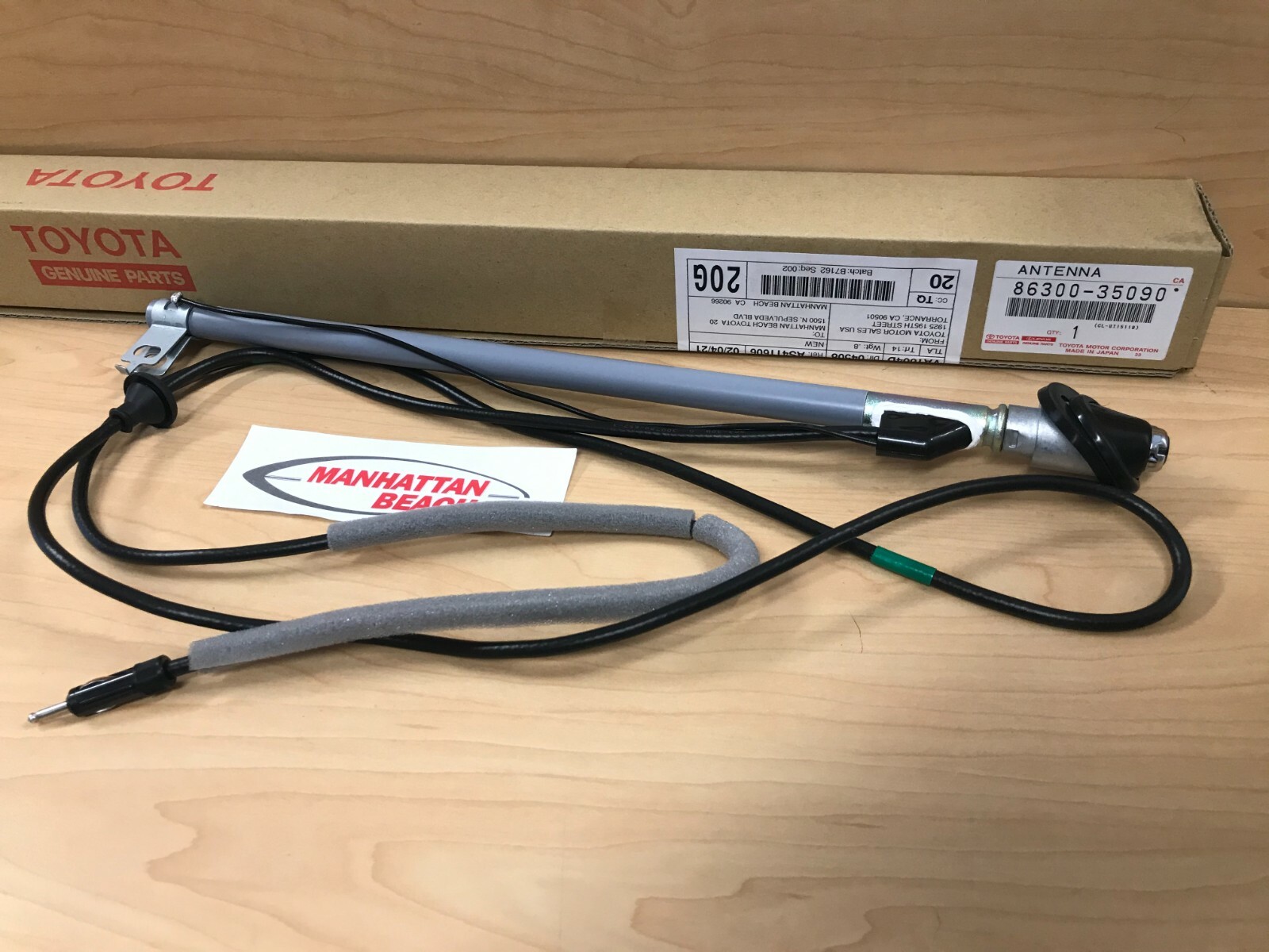 1996-2002 Toyota 4RUNNER Manual Antenna BASE Kit Genuine