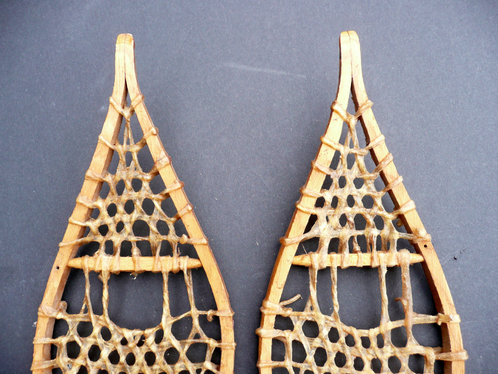 Vintage VERY SMALL Indian Made Snowshoes Miniature Sample 19 x 4.5 * FREE SHIP *