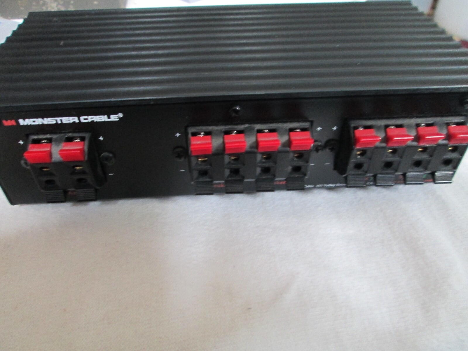 MONSTER CABLE 4 WAY SPEAKER SELECTOR SWITCH with Amplifier Protection