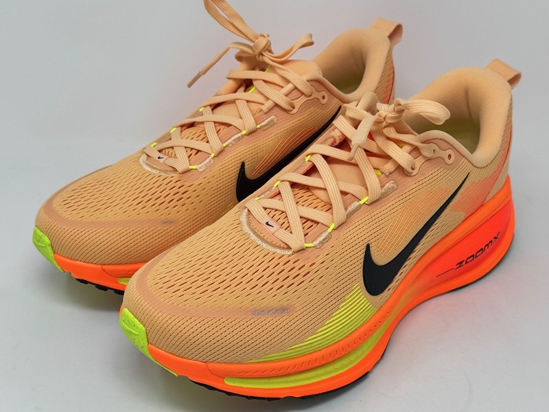 Nike Vomero 18 Mens Neon Orange Green Volt Black HM6803-700 Sz 10