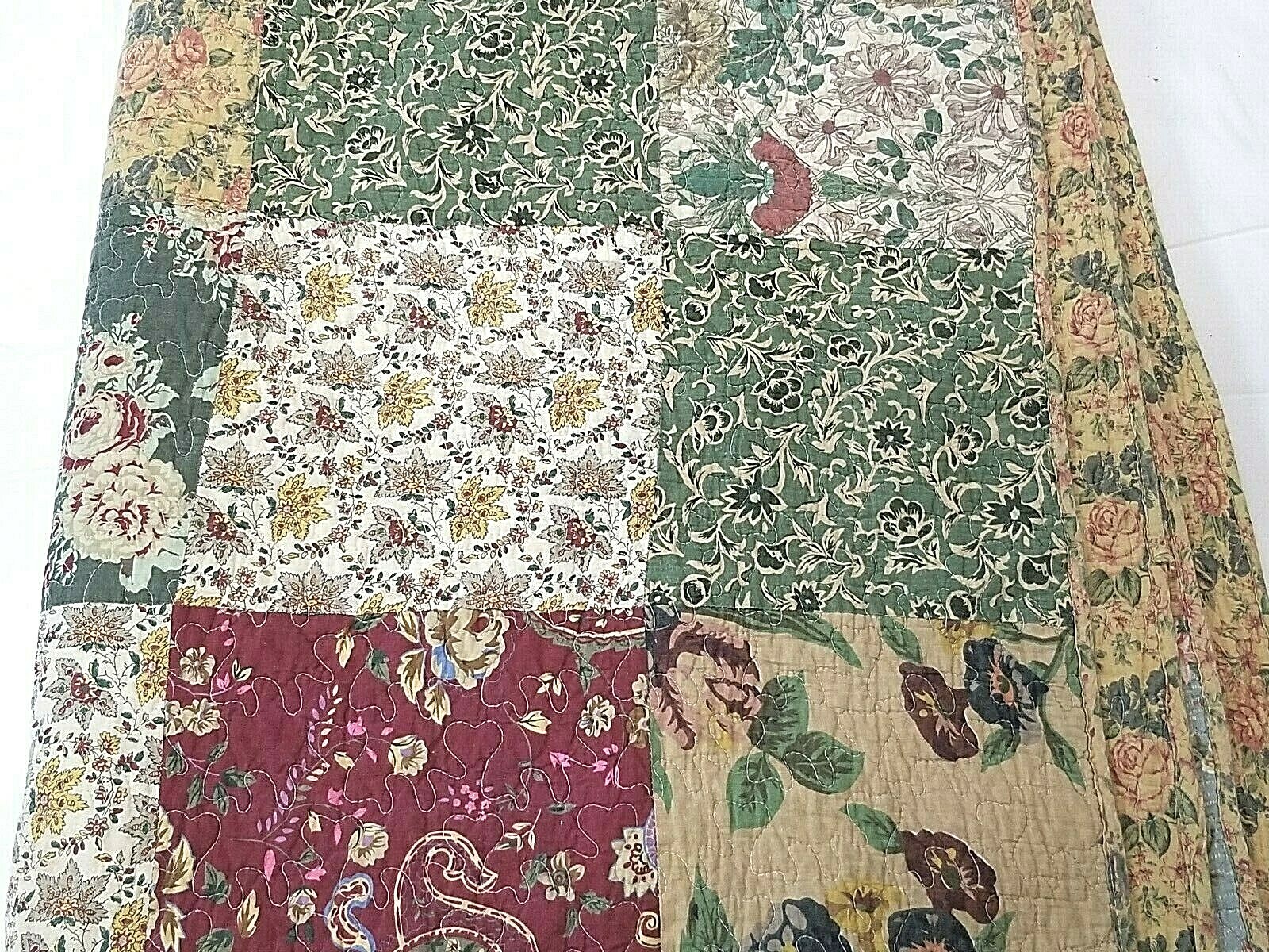 Vintage Double Sided Quilt Queen 96