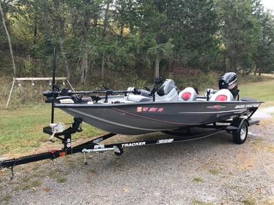 LIKE NEW 2015 BASS TRACKER TX 190