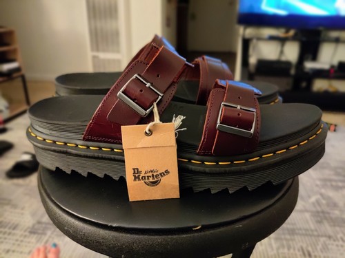【Dr.Martens】MYLES R6135 Amazon.com | Dr. Martens Unisex-Adult Myles Sandal, Black