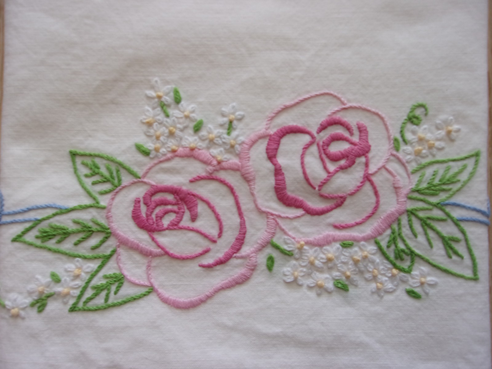 VINTAGE PILLOW CASE SET ~ ROSES FLORAL BOWS EMBROIDERED W/ CROCHET LACE  ~ PCS 1