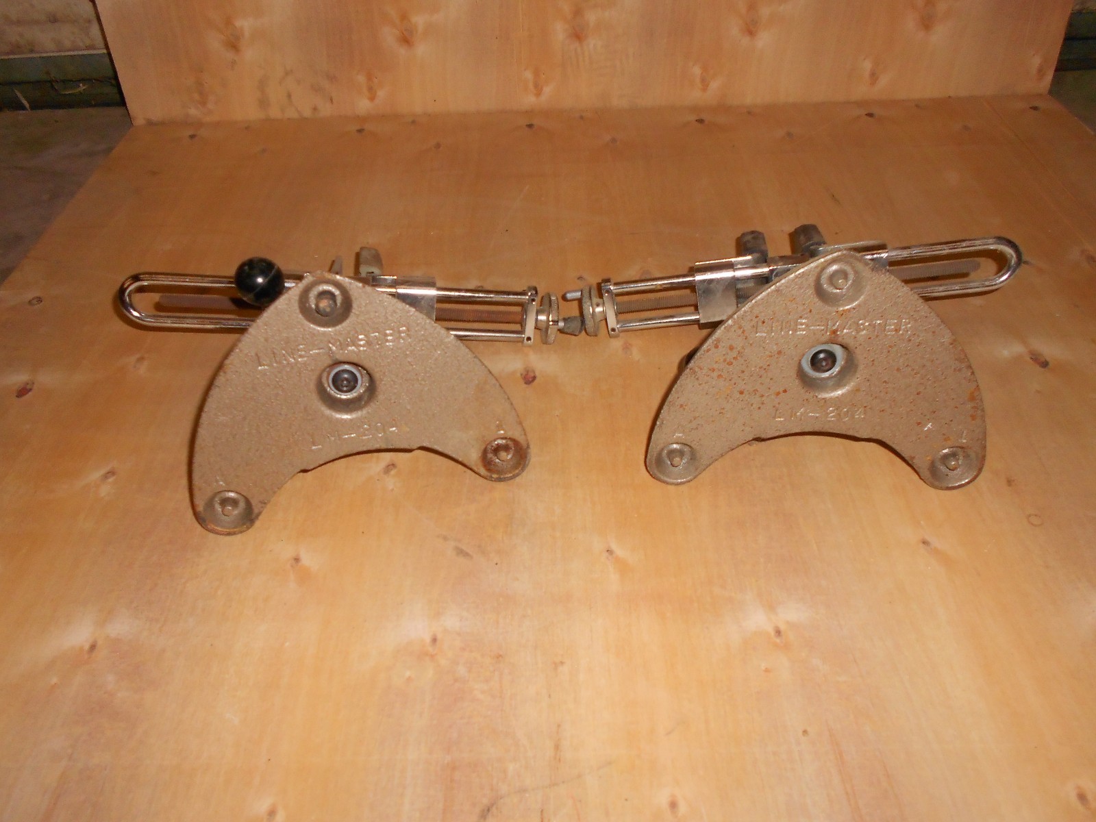 2 ea LINE-MASTER LM-204 WORK VISE / HOLDER