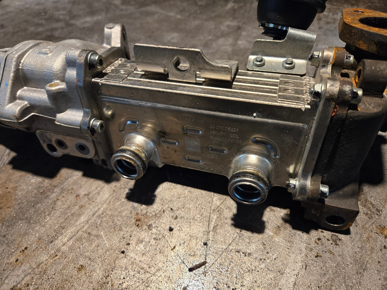 68445601AA 68211310AAA  3.0L ECODIESEL USED EGR COOLER - Picture 2 of 7