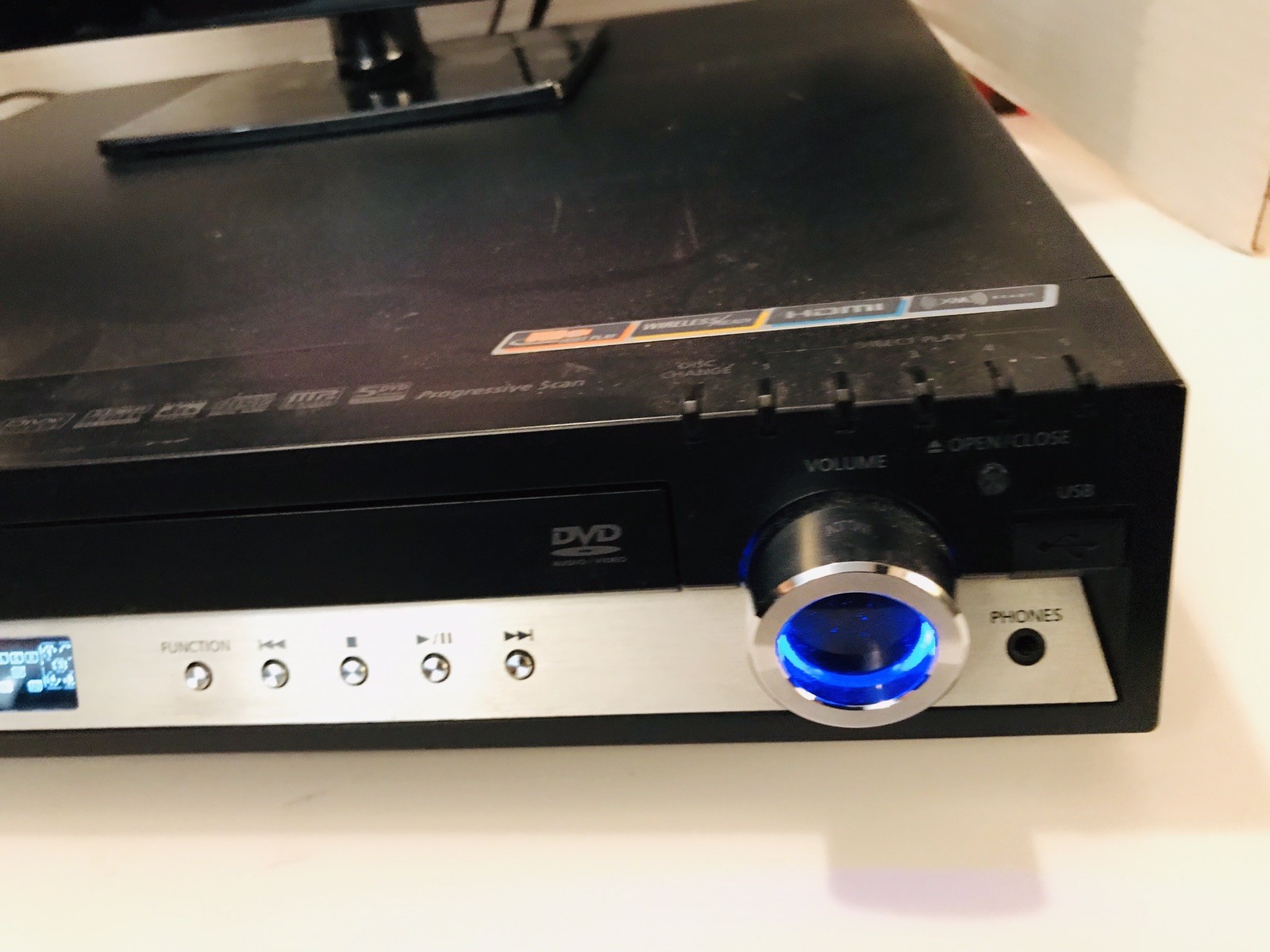 Samsung HT-Q70 DVD Home Theater System 5 disk DVD Player,w/HDMI,USB,Dolby,DTS