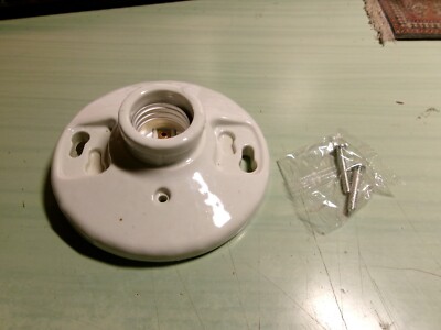 WHITE PORCELAIN KEYLESS LAMP HOLDER FITS 3-1/4'' & 4'' CEILING BOXES DR16
