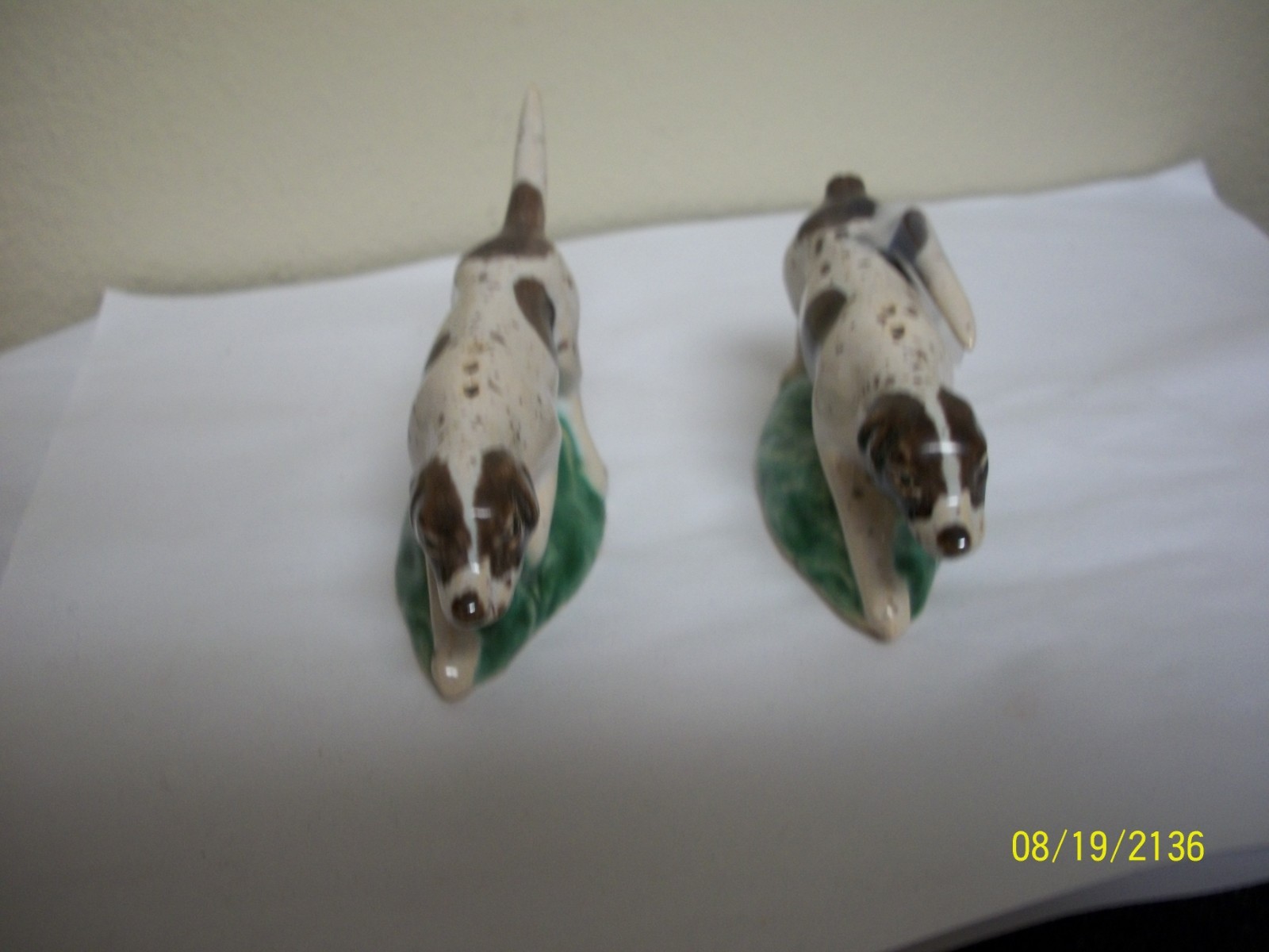 ROSEMEADE POINTER DOG SALT OR PEPPER SHAKER