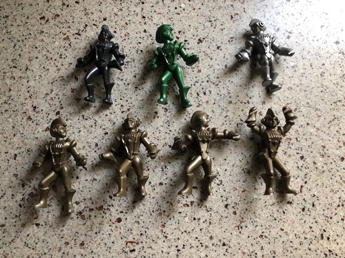 Archer Men of Mars slot-hand figures