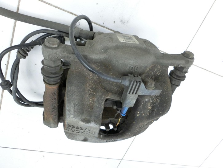 Mercedes CLA 180 C117 13-19 1,6 90KW Bremssattel Bremszange Vorne Rechts 295x28 Mercedes CLA 180 C117 13-19... Vorschau 3