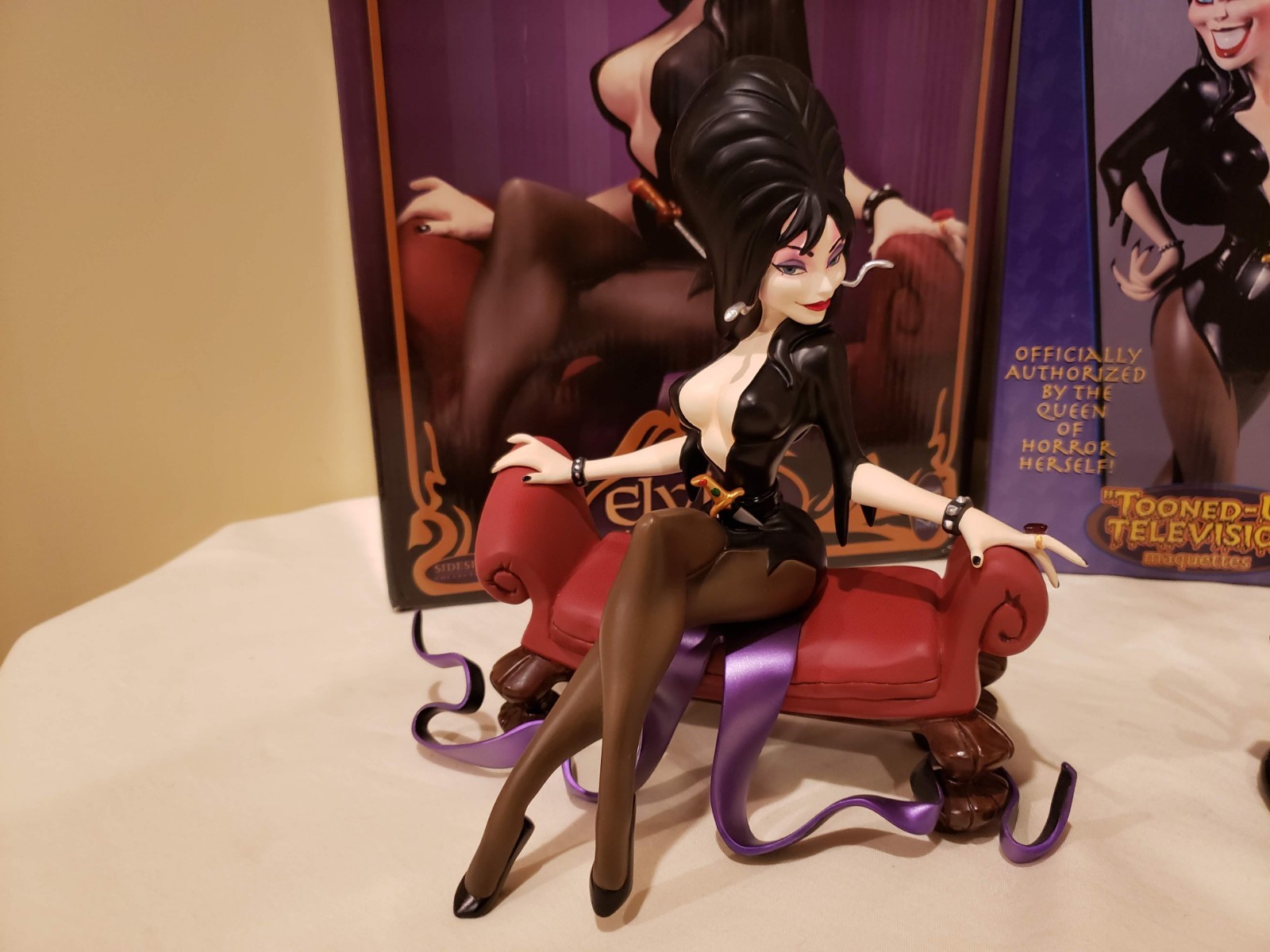 Sideshow Exclusive Electric Tiki ELVIRA Statue Maquette Tooned Up 2 Figure Lot !
