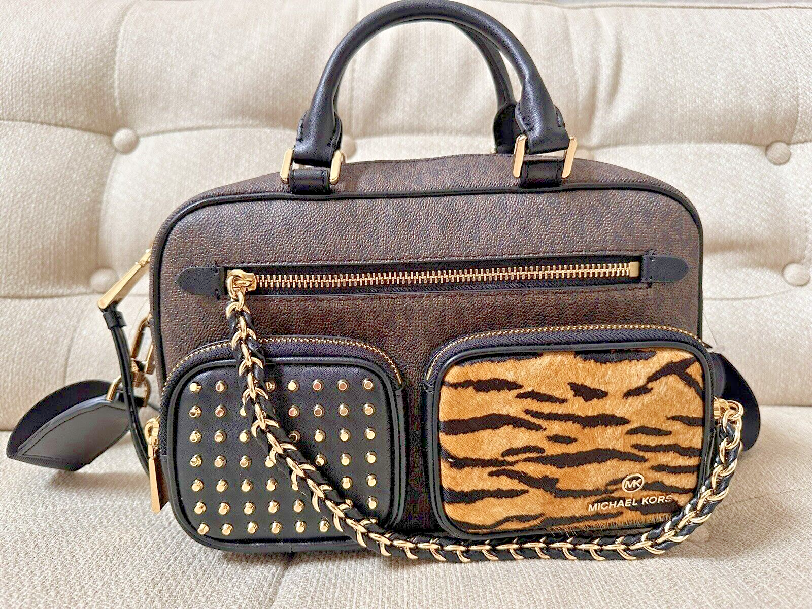 【送料&関税込】Michael Kors Printed Canvas And Leather Clai Michael Kors Canvas and leather claire shoulder bag | The