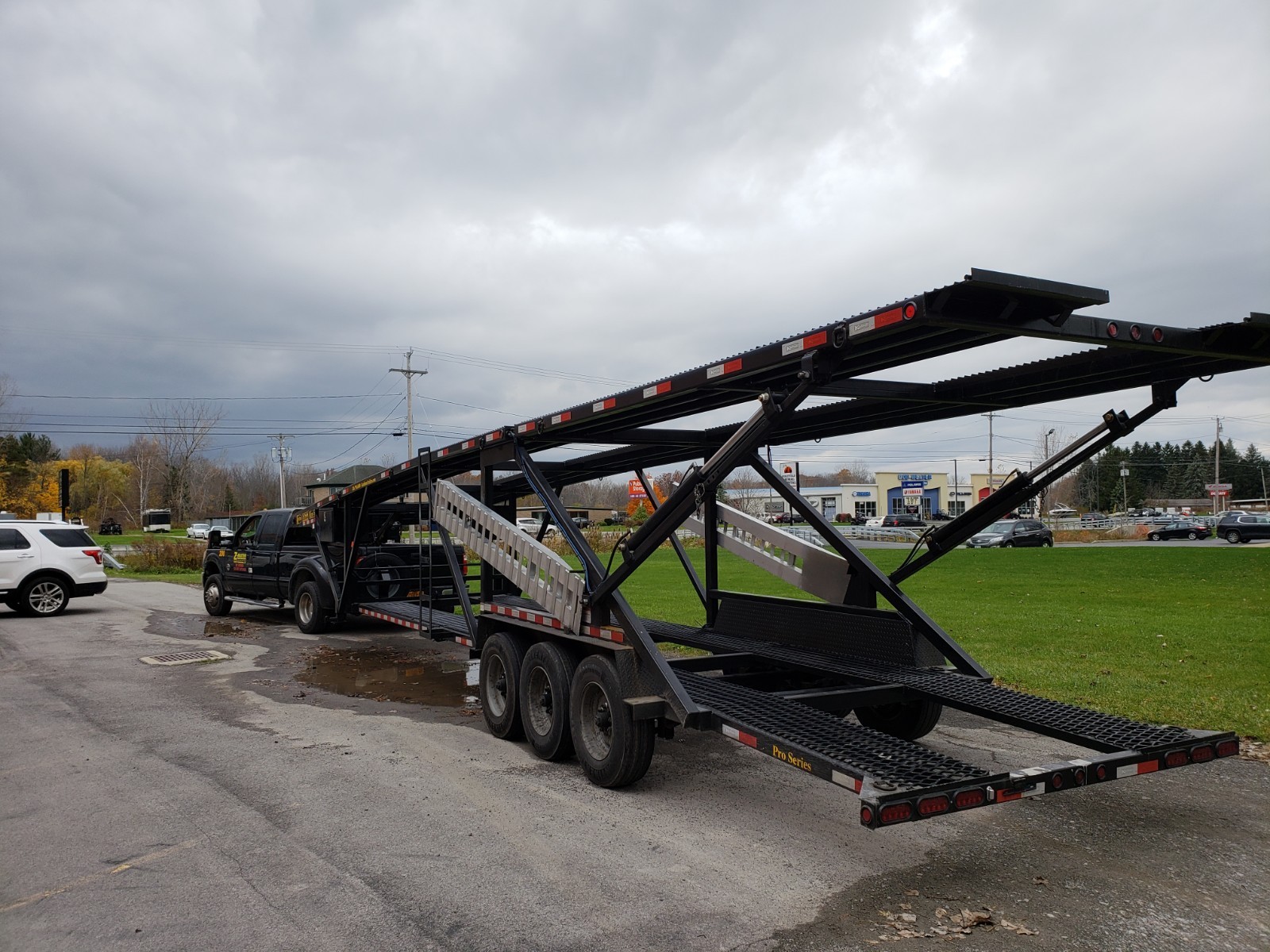 2019 mini 5 car hauler Kaufman trailer Used for 1 Month Great DEAL!