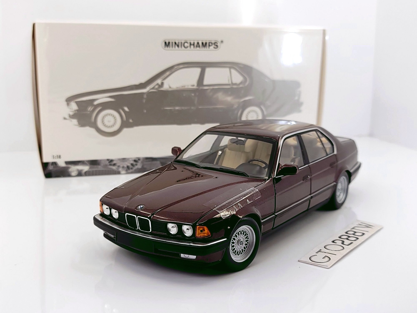 Minichamps 1:18 scale BMW 730i Sedan(E32) 1986(Bordeaux Red