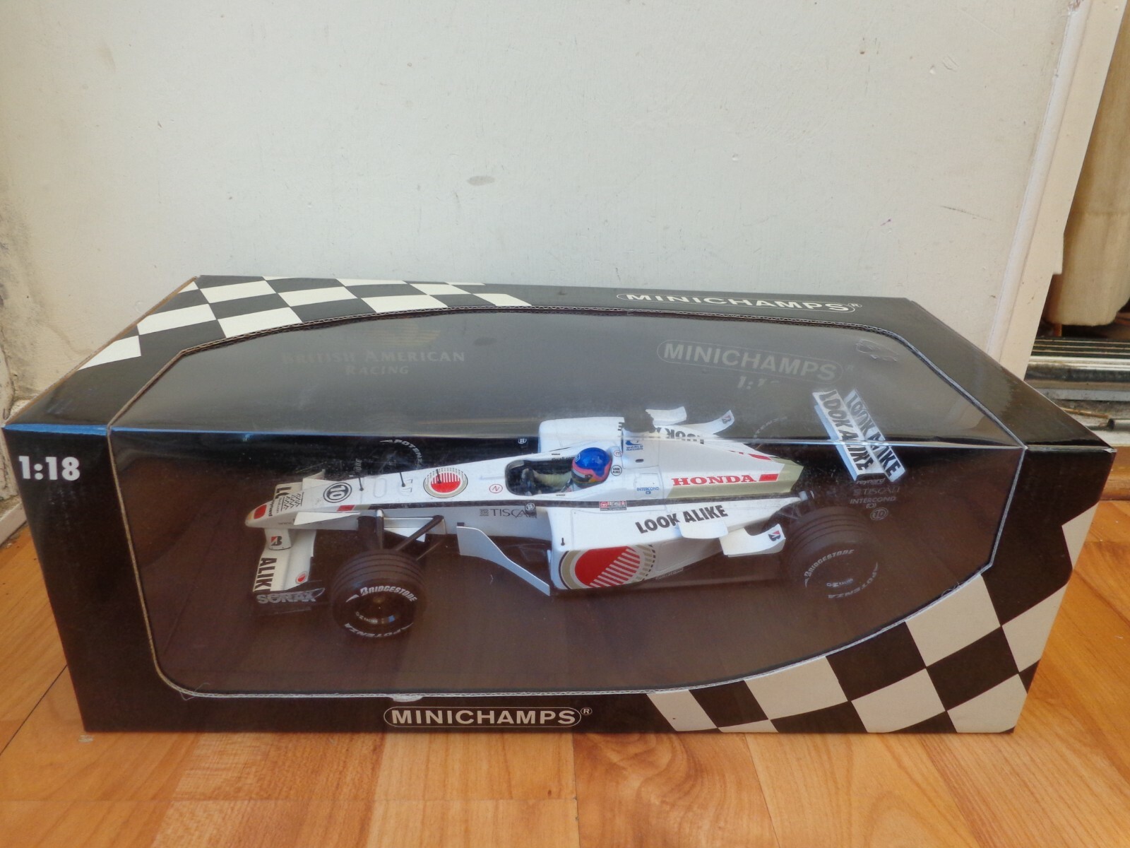 新品　限定　ミニチャンプス　1/18 BARホンダ　2001 J.ヴィルヌーブ Minichamps 1:18 J. Villeneuve BAR Honda 003 #10 Formula 1