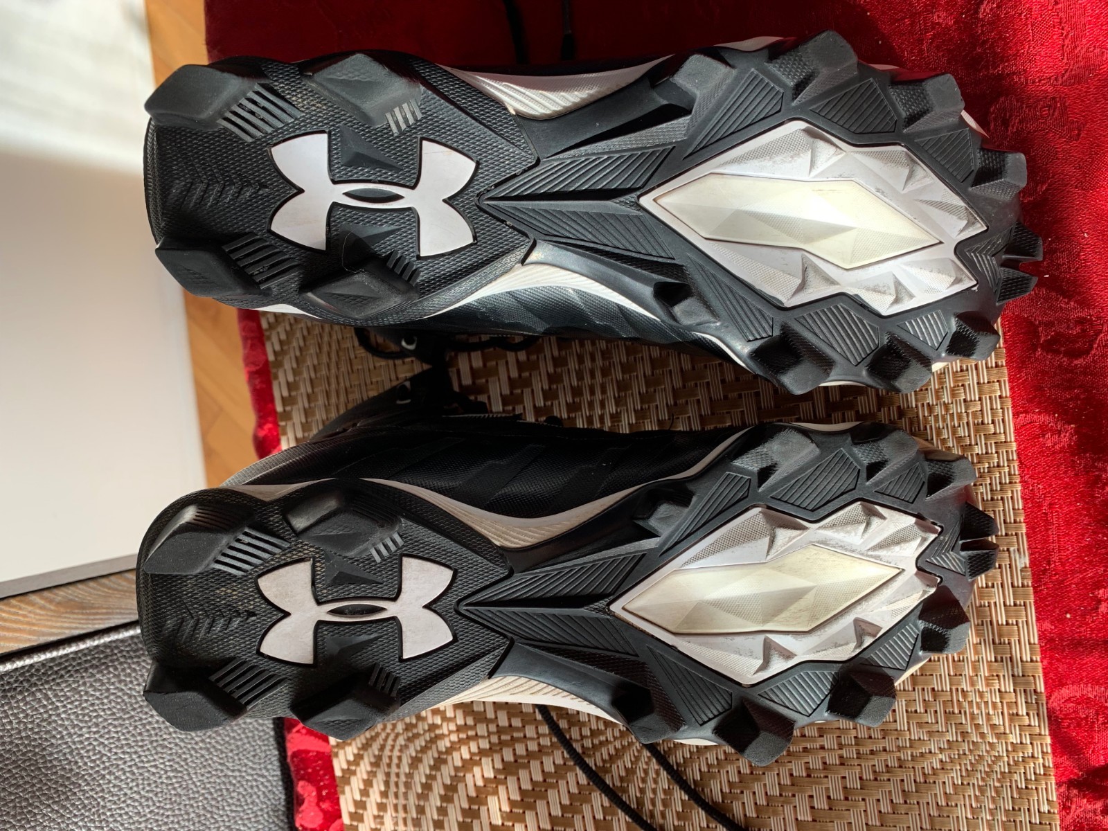 Boys Youth Under Armour  Football Cleats Shoes  Sz 8