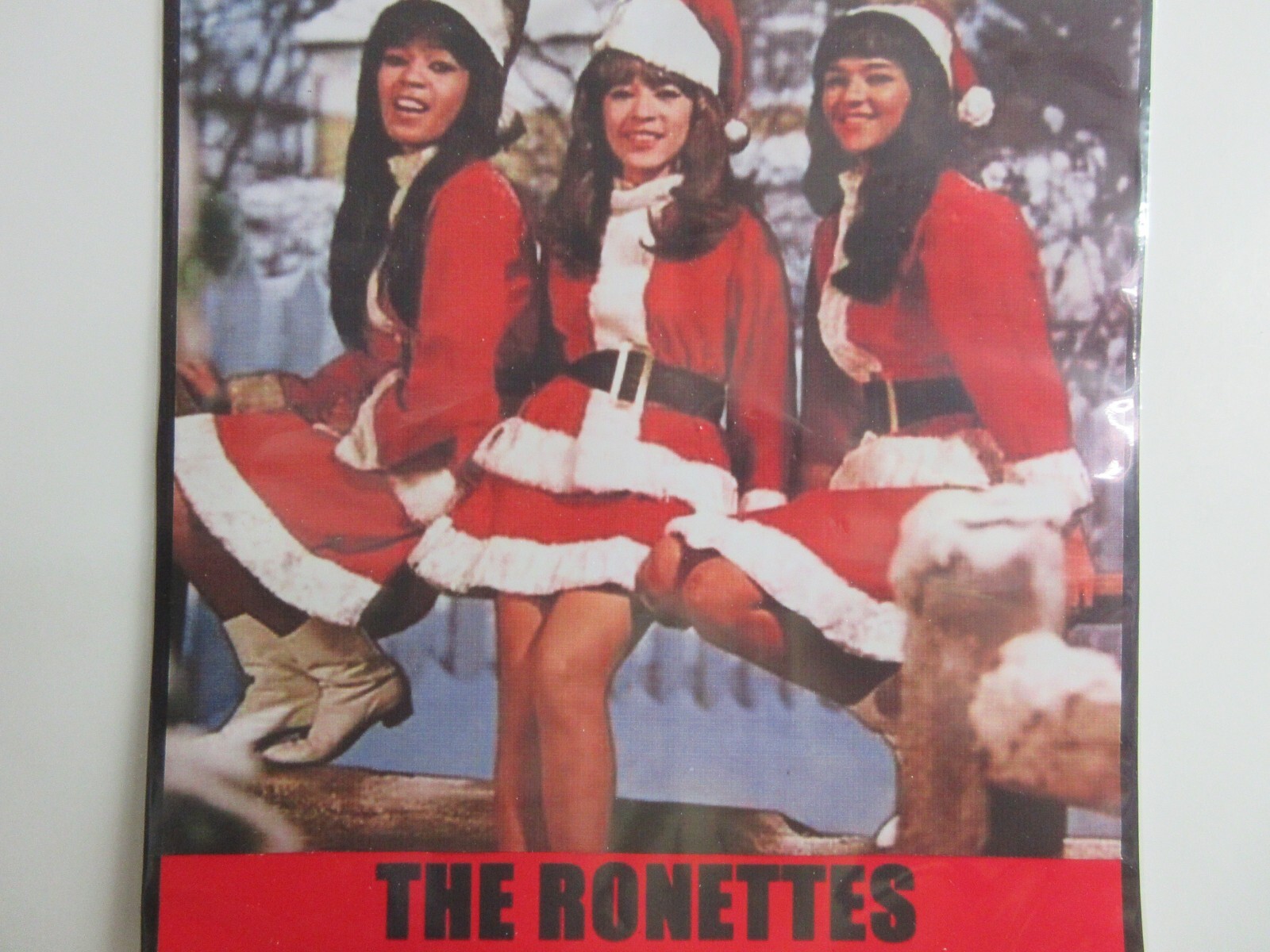  💥THE RONETTES/CRYSTALS HIT 45+PICTURE[I Saw Mommy Kissing Santa Claus]  1981💥