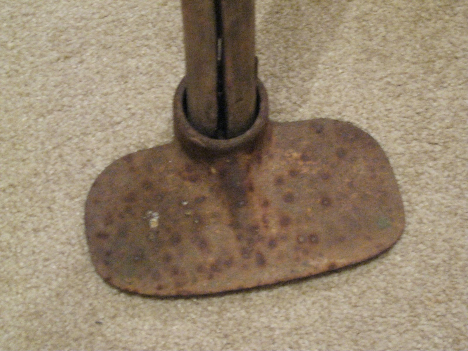 PRIMITIVE ANTIQUE HAND FORGED METAL GARDEN HOE  25