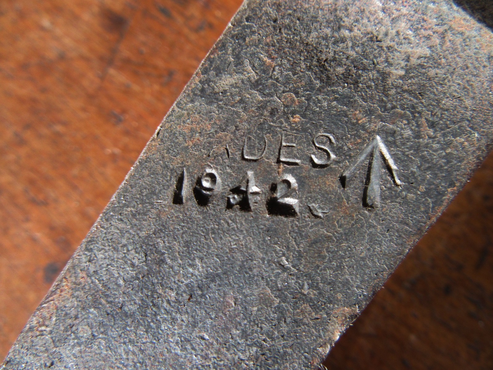 Dachbodenfund  orig. Kreuzhacke ADES 1942,Britisch War Departement 2.WK