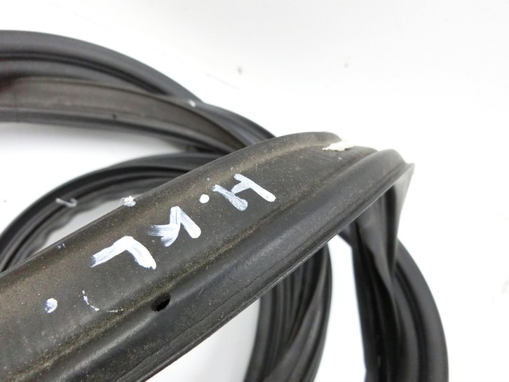 Mazda 3 BL 11-13 Dichtung Rahmen für Heckklappe Kofferraum Mazda 3 BL 11-13 19.11.2013 gebraucht Vorschau 5