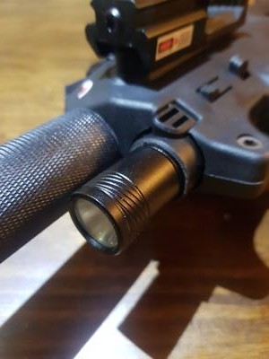 Micro RONI 500ルーメン フラッシュライトマウントクリップユニット Micro Roni Flashlight - Integral Fronyt light - CAA Tactical