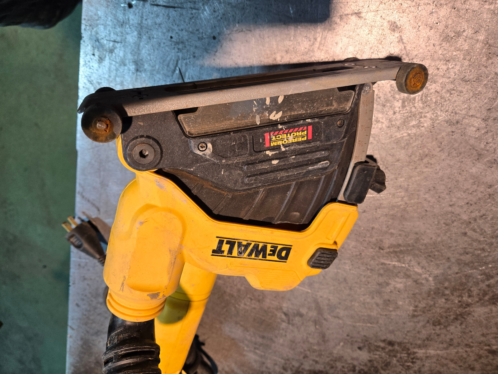 DeWALT DWE46123 13 Amps  4.5
