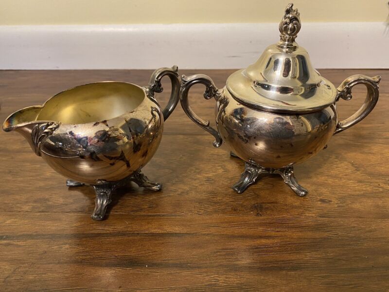 WM Rogers Silver Plated Creamer and Sugar Bowl With Lid