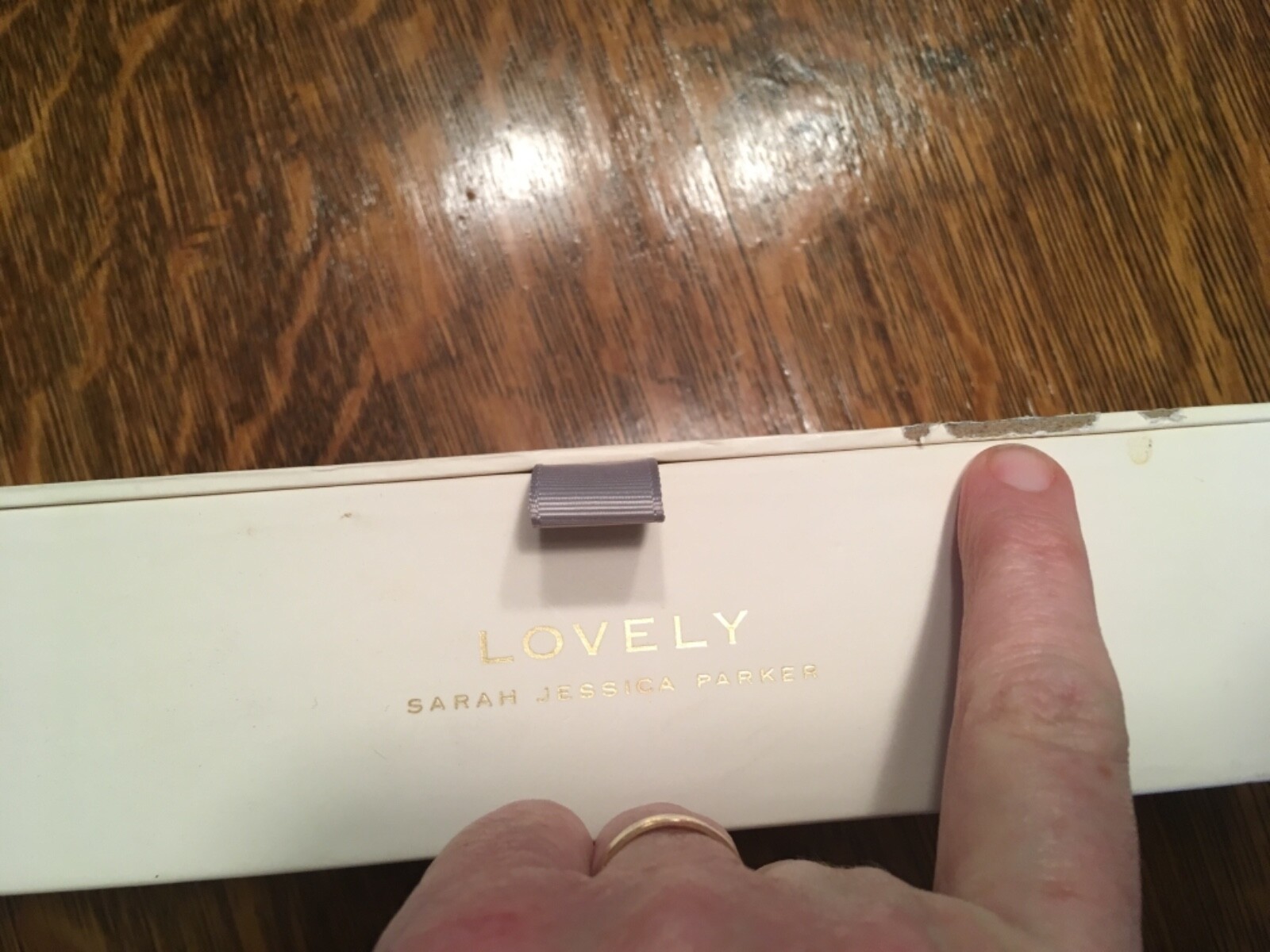 Sarah Jessica Parker Lovely Stationery Set of 14 Note cards,Envelopes ,Pen Gift