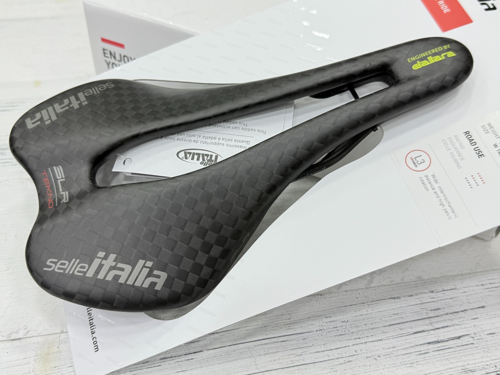 パーツ Selle Italia SLR superflow Selle Italia SLR Boost Tekno Superflow Saddle | Sigma Sports