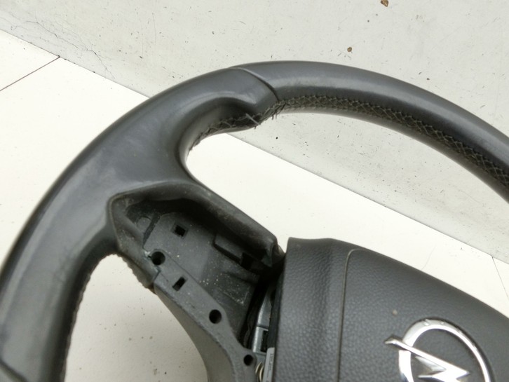 Opel Insignia A 08-13 Lenkrad Airbaglenkrad Opel Insignia A 08-13 28.07.2009 13270401 608323500 gebraucht Vorschau 2