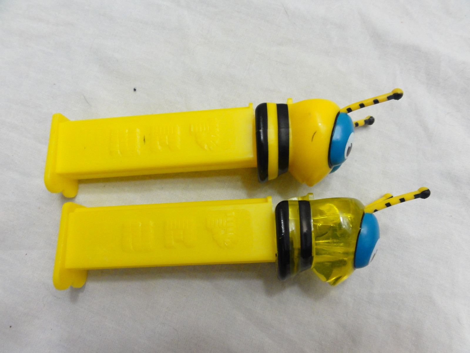 PEZ LOT 2 BUGZ - Yellow & Yellow Crystal Head - Baby Bee - 4.9 - Slovenia