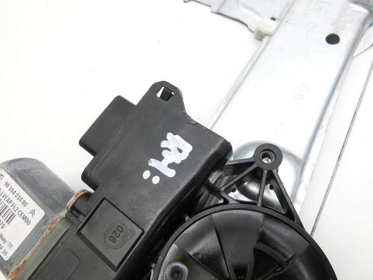 Peugeot 2008 CU 16-19 Fensterhebermotor mit Fensterheber Rechts Hinten Peugeot 2008 CU 16-19 30.08.2017 9816401480... Vorschau 6