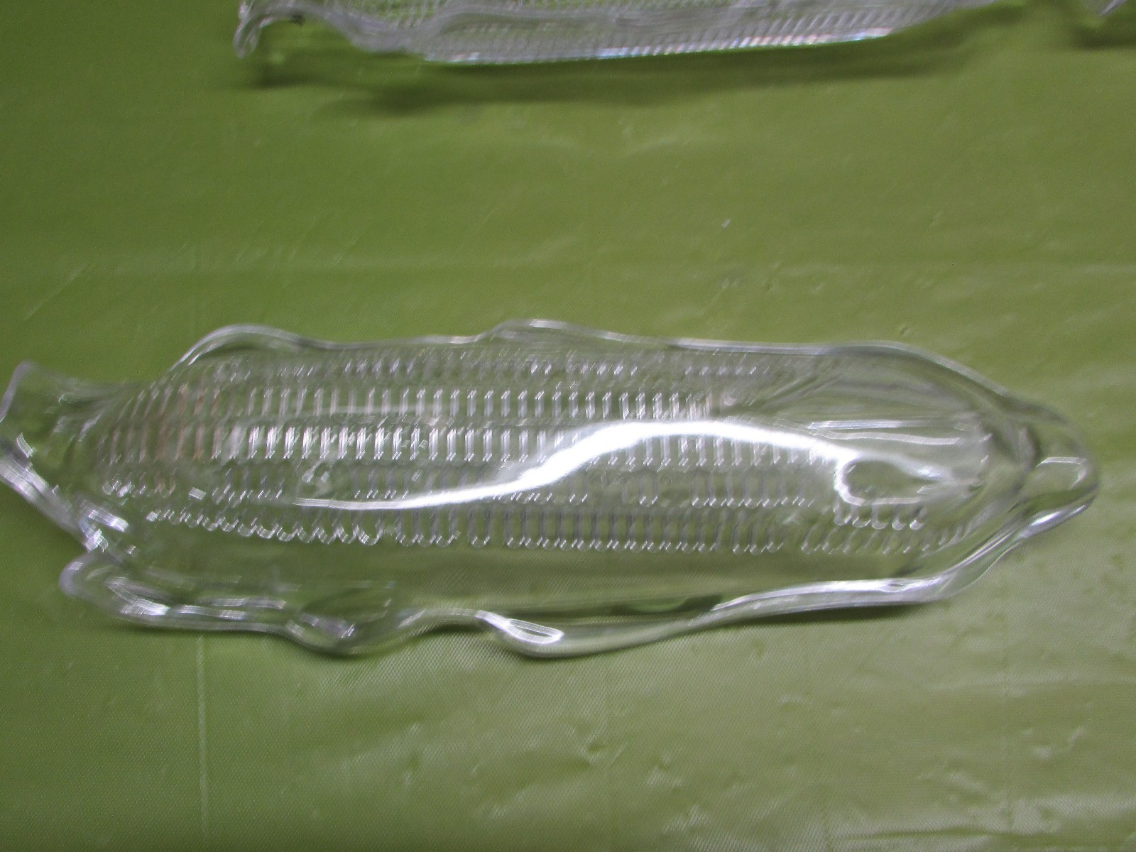 LOT OF 6 CORN ON THE COB TRAYS