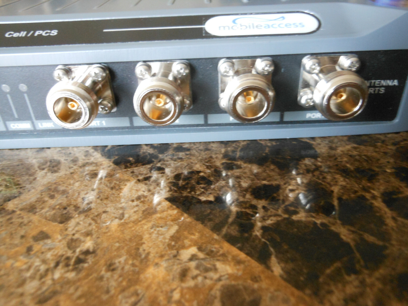 USED MobileAccess 1000-CELL-PCS4E-HL Dual Band-Cellular/PCS 4 Port Remote Hub