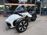 2016 Can-Am SPYDER F3 1330cc 6 speed semi automatic trike in white