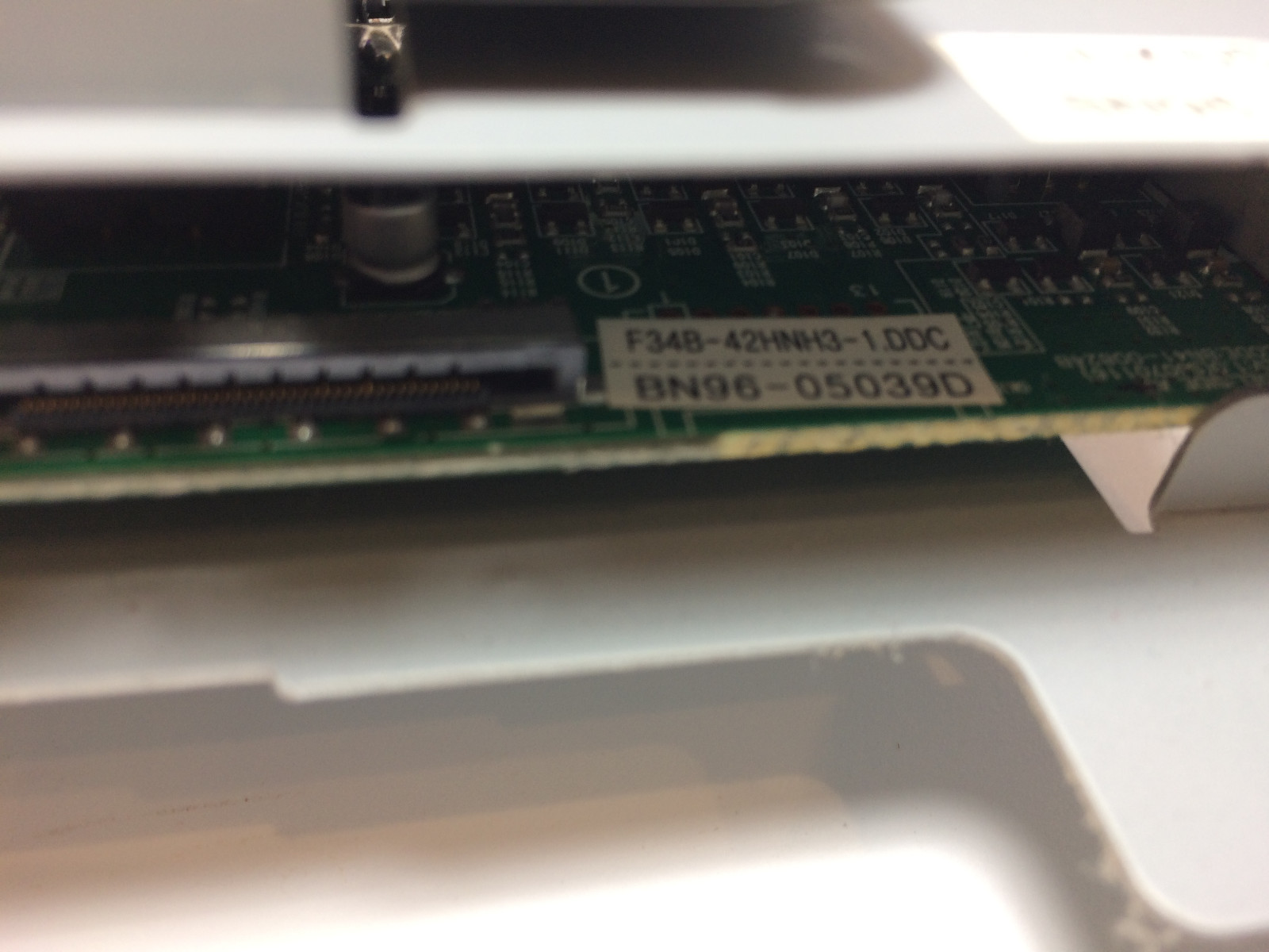 Samsung BN96-05039D Side AV Board Assy  HP-T4254