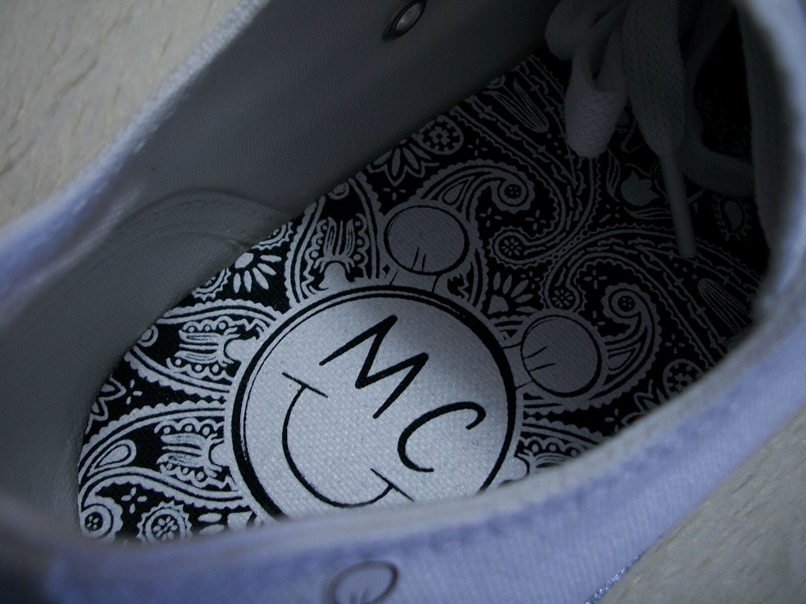 Converse 162238C CTAS OX Miley Cyrus Men's 4.5 - Women's 6.5