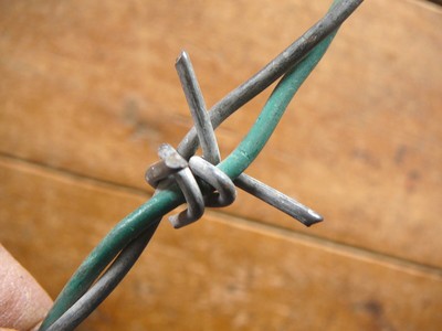 BURNELLS HOOK 4-Pt GREEN PLASTIC & GRAY LINES MEXICO FIND -  ANTIQUE BARBED WIRE
