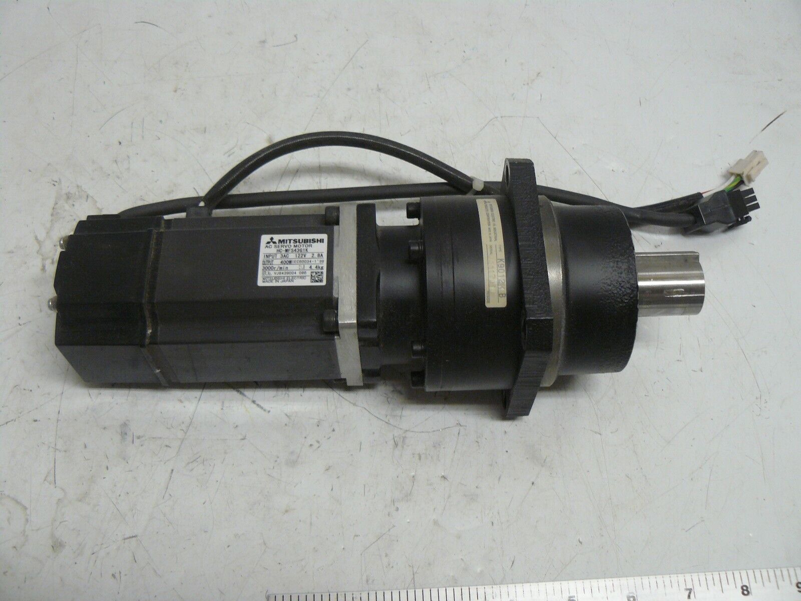 MITSUBISHI HC-MFS43G1K AC SERVO MOTOR 3000 RPM INPUT 3AC MITSUBISHI HC-MFS43G1K AC SERVO MOTOR 3000 RPM INPUT 3AC
