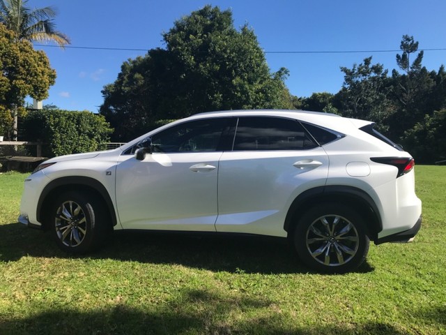 Lexus 200 t