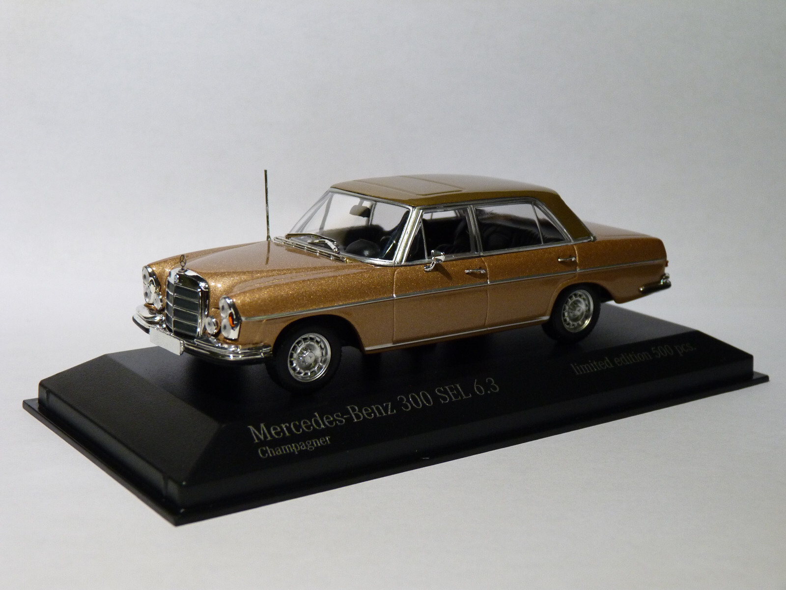 ミニカー Mercedes-Benz 300 SEL 6.3 1/43 Mercedes-Benz Classic Collector Series 300 SEL 6.3 W 109