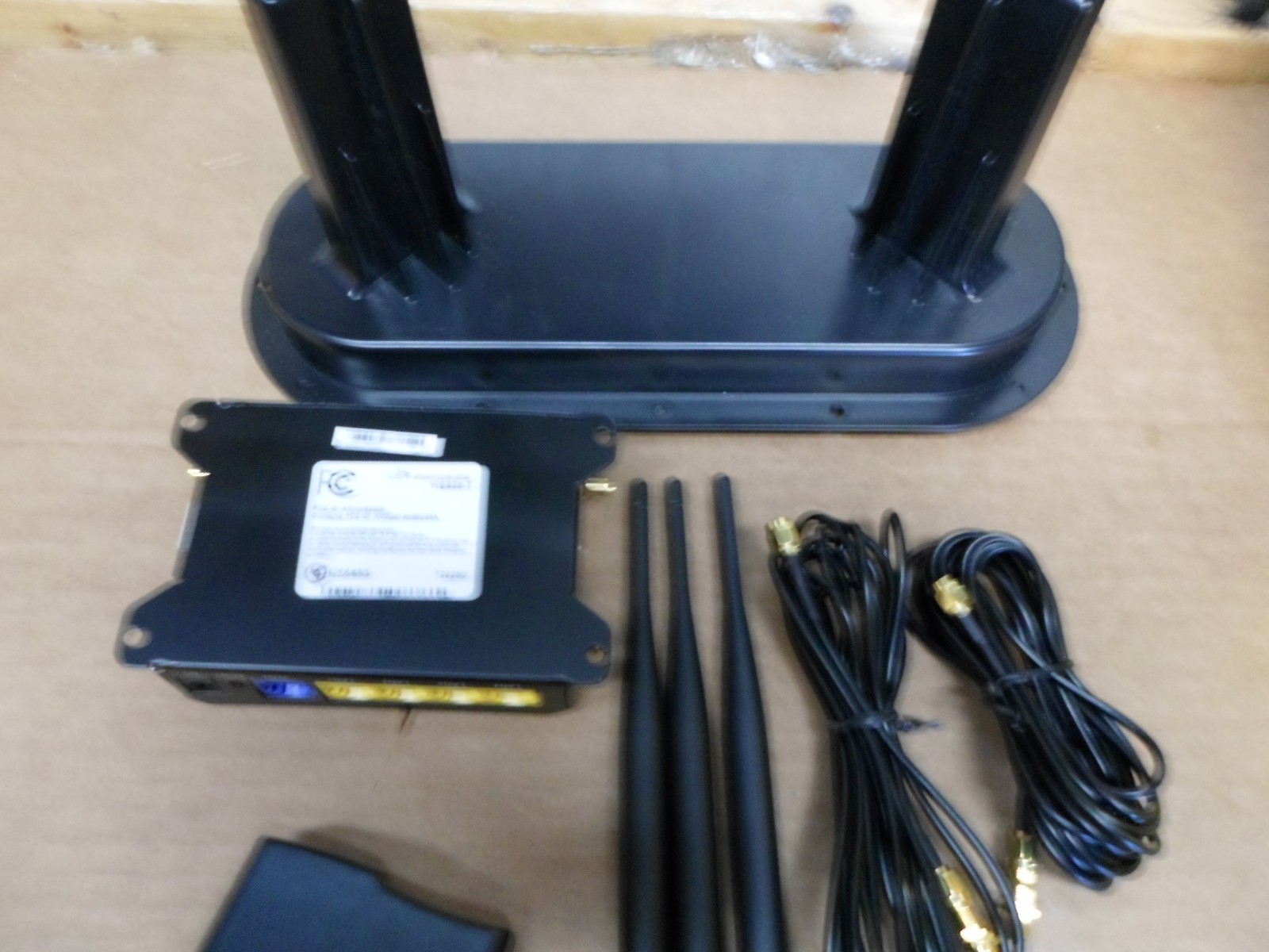 LIPPERT 722050 WI-FI ON THE GO 4G LTE BANDS 2,4,12 MOBILE HOTSPOT ROUTER AT&T