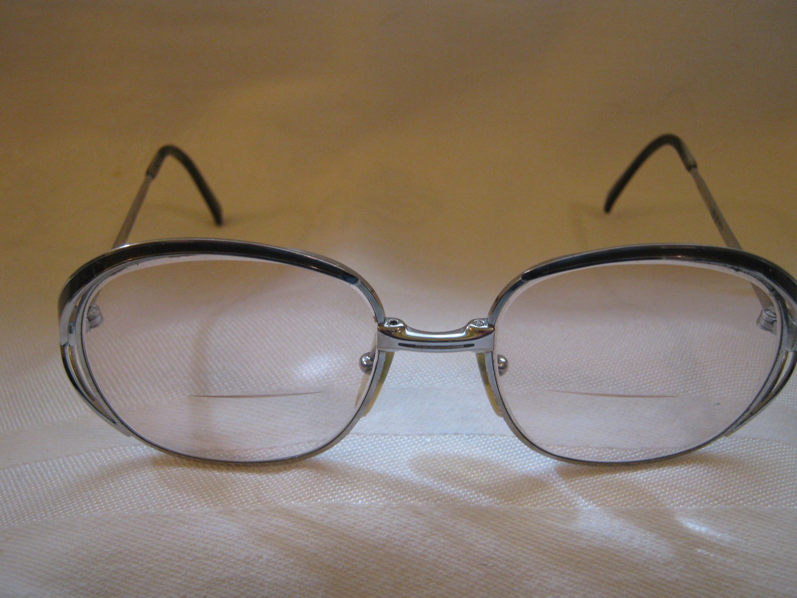 CHRISTIAN DIOR Vintage Women's Oval Eyeglasses Silver Metal/Gray Frames Austria