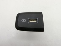 Hyundai Tucson IV NX4 20-24 USB Lader Hyundai Tucson IV NX4 20-24 30.04.2021 96125N9000 gebraucht Vorschau 2