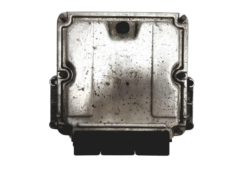 Calculateur  0281010637 8200211711 8200085386 Renault Bosch 12439