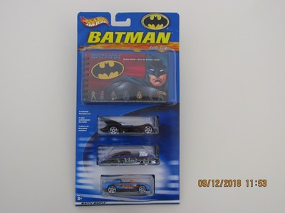 Hot Wheels 2004 BATMAN 3 PACK ACTION GUIDE BATMOBILE EVIL TWIN MX48 CARS B-GE