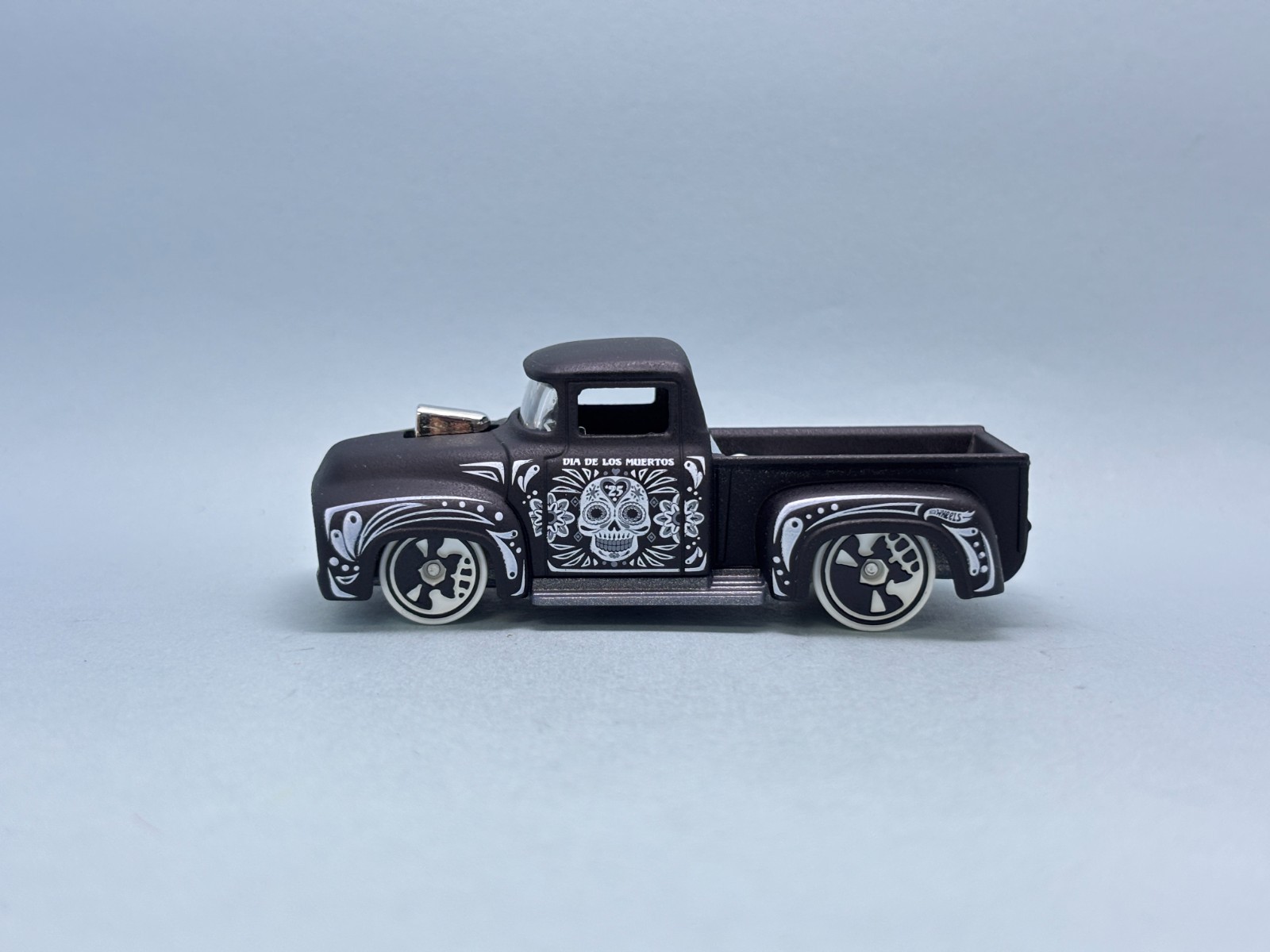 ホットウィール ‘56 FORD TRUCK Amazon.com: Hot Wheels Custom '56 Ford Truck, Hot Trucks 2